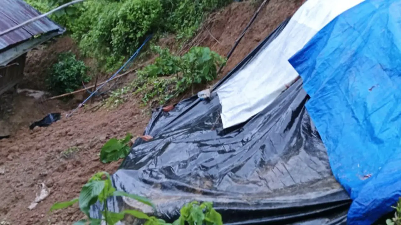 বান্দরবানে বৃষ্টিপাত অব্যাহত, অনিয়ন্ত্রিত পাহাড় কাটায় বেড়েছে ধসের শঙ্কা