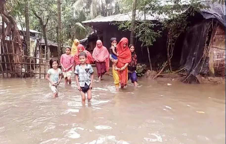 রামুতে জলাবদ্ধতায় চরম দূর্ভোগ পোহাচ্ছে ৩ গ্রামের ৫ শ পরিবার