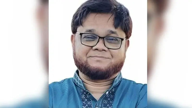 বন্দরে নৌপরিবহন উপদেষ্টাকে অবাঞ্ছিতের ঘোষণায় শোকজ, পরে ক্ষমা প্রার্থনা