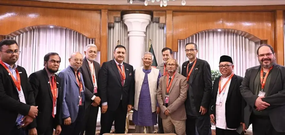 মধ্যরাতে হাতিরঝিলে আফঈদা-ঋতুপর্ণাদের সংবর্ধনা দিলো বাফুফে